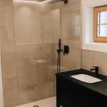 Chalet Charming With Sauna + Views!