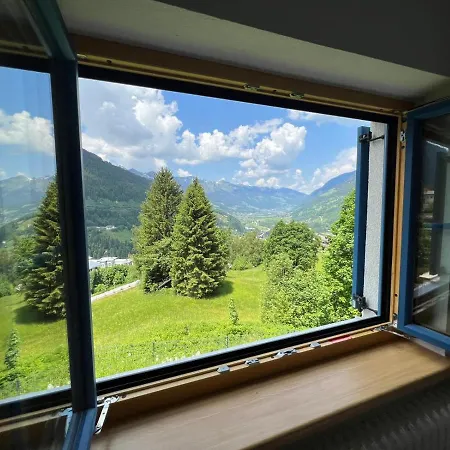 Charming With Sauna + Views! Chalet
