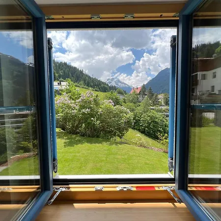 Charming With Sauna + Views! Chalet *